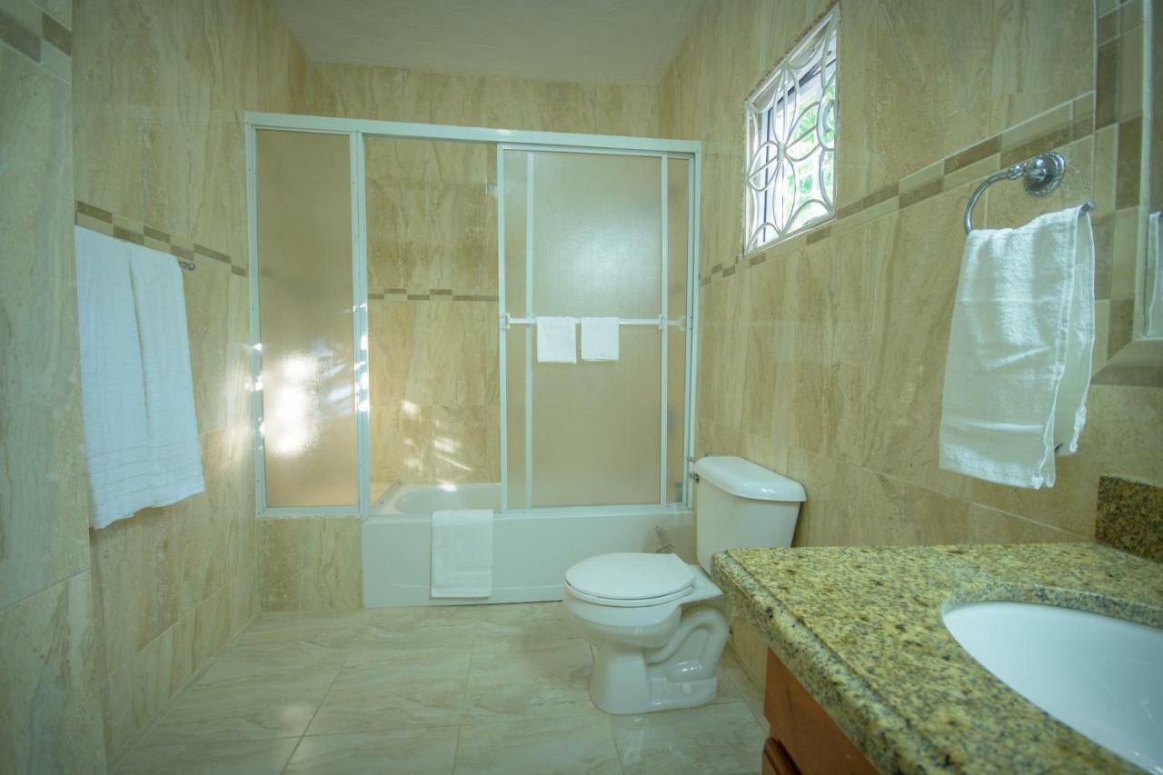 Tropical Escape Villa Ocho Rios Eksteriør bilde