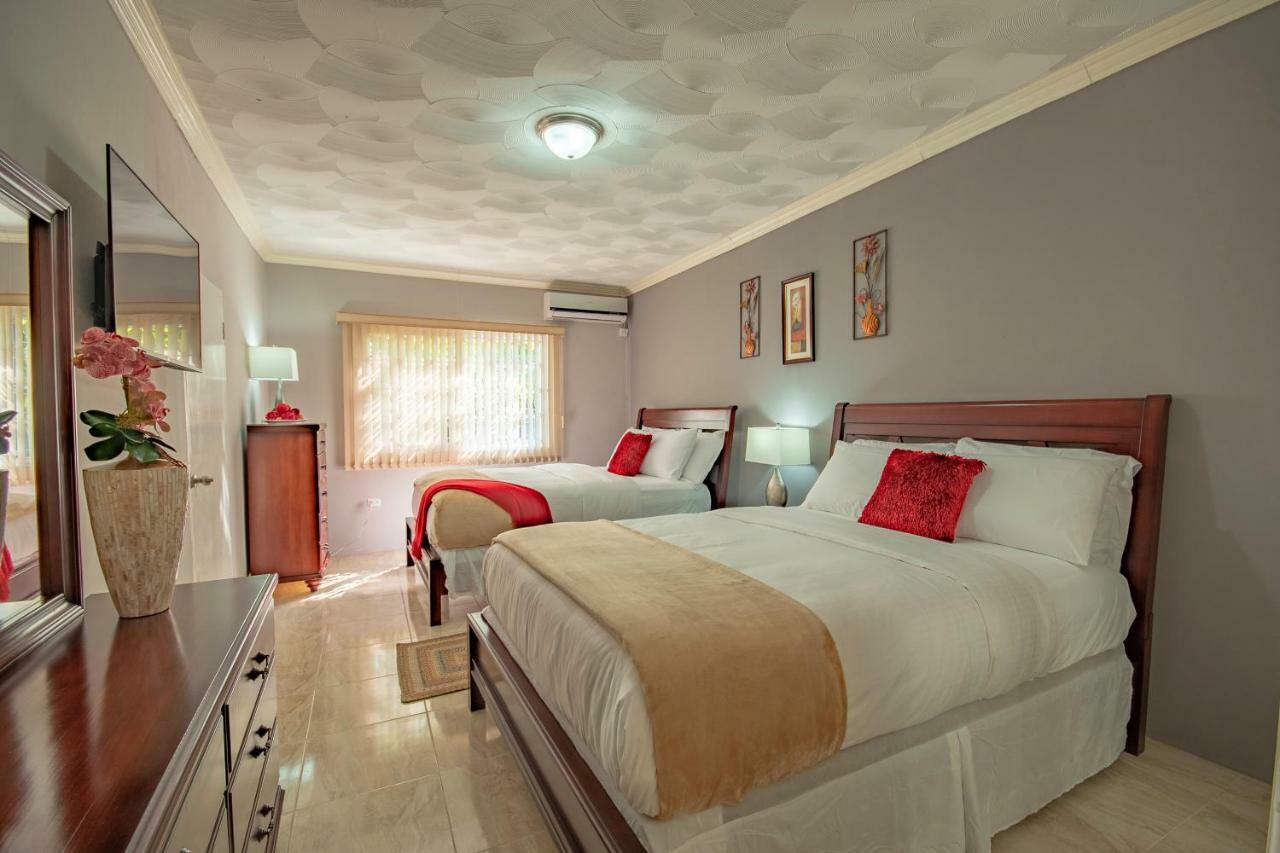 Tropical Escape Villa Ocho Rios Eksteriør bilde